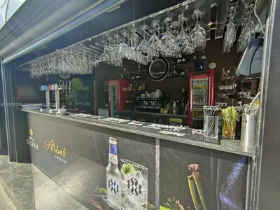 Established Restaurant and Bar with Real Estate and Full Liquor License