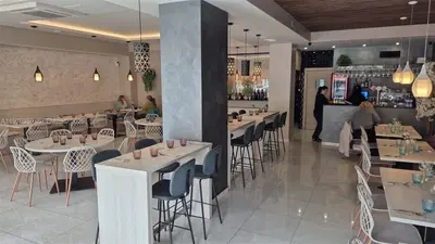 Established Restaurant and Bar with Real Estate and Full Liquor License