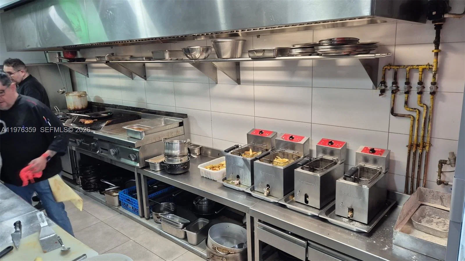 Established Restaurant and Bar with Real Estate and Full Liquor License