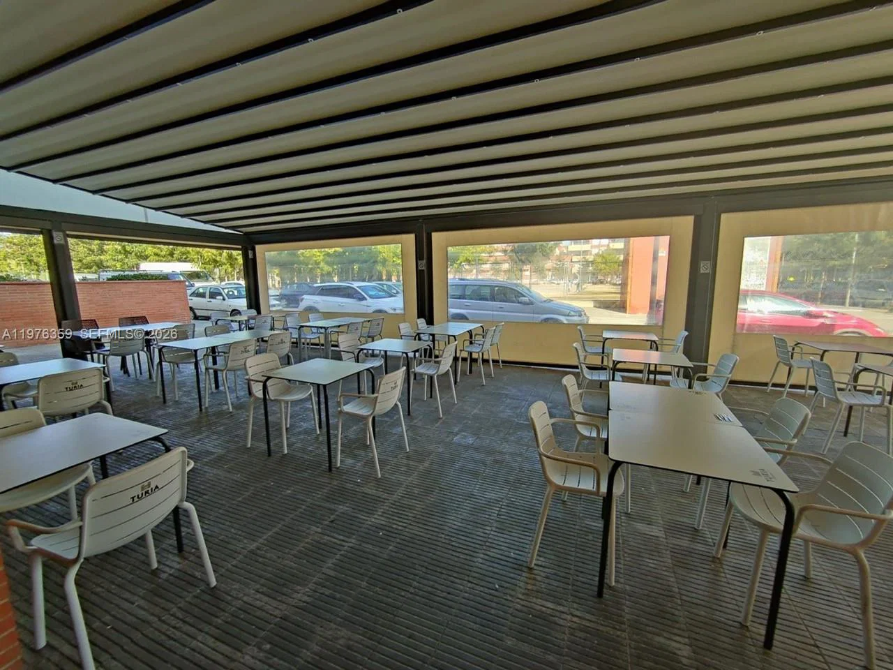 Established Restaurant and Bar with Real Estate and Full Liquor License