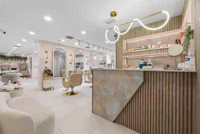 Turnkey Beauty Salon and Barbershop with Versatile Layout
