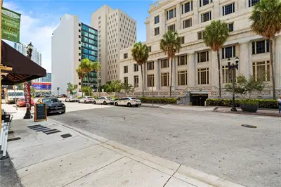 Profitable Downtown Miami Restaurant with Consistent Daily Clientele