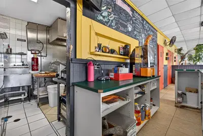 Iconic Turnkey Restaurant with Streamlined Operations