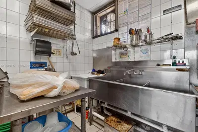 Iconic Turnkey Restaurant with Streamlined Operations