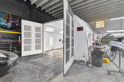 Complete Auto Paint Shop Assets with Professional Spray Booth