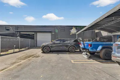 Complete Auto Paint Shop Assets with Professional Spray Booth