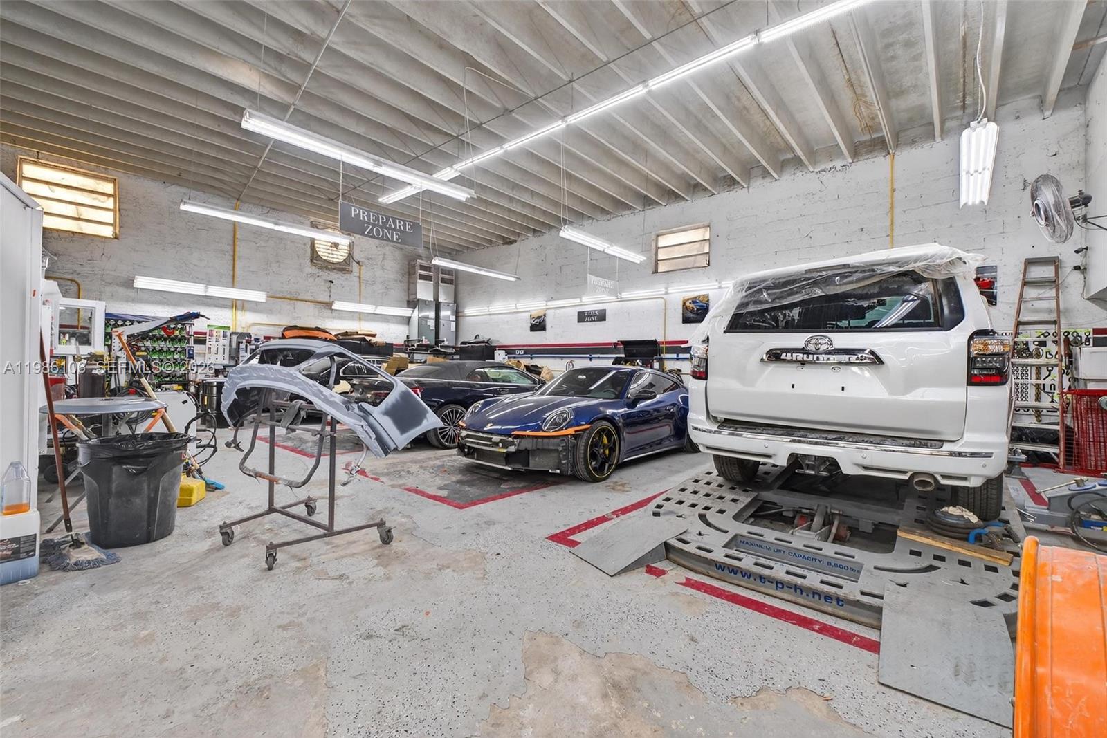 Complete Auto Paint Shop Assets with Professional Spray Booth