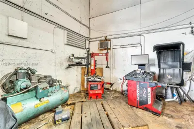 Established Auto Body Repair Shop with Loyal Customer Base