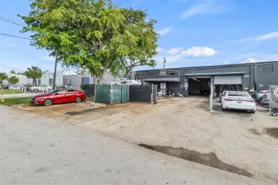 Established Auto Body Repair Shop with Loyal Customer Base