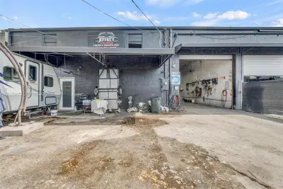 Established Auto Body Repair Shop with Loyal Customer Base