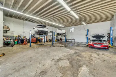 Established Auto Body Repair Shop with Loyal Customer Base