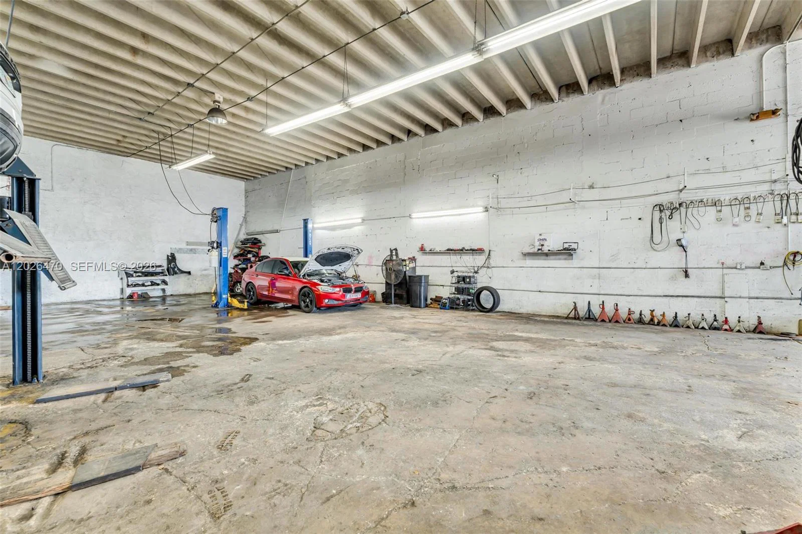 Established Auto Body Repair Shop with Loyal Customer Base