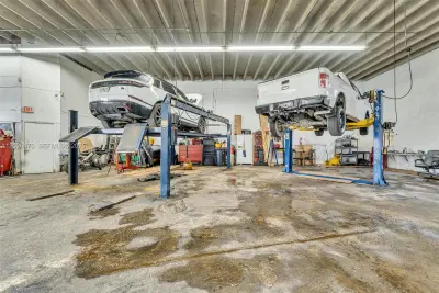 Established Auto Body Repair Shop with Loyal Customer Base