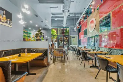 Turnkey Restaurant in Prime Downtown Miami Location