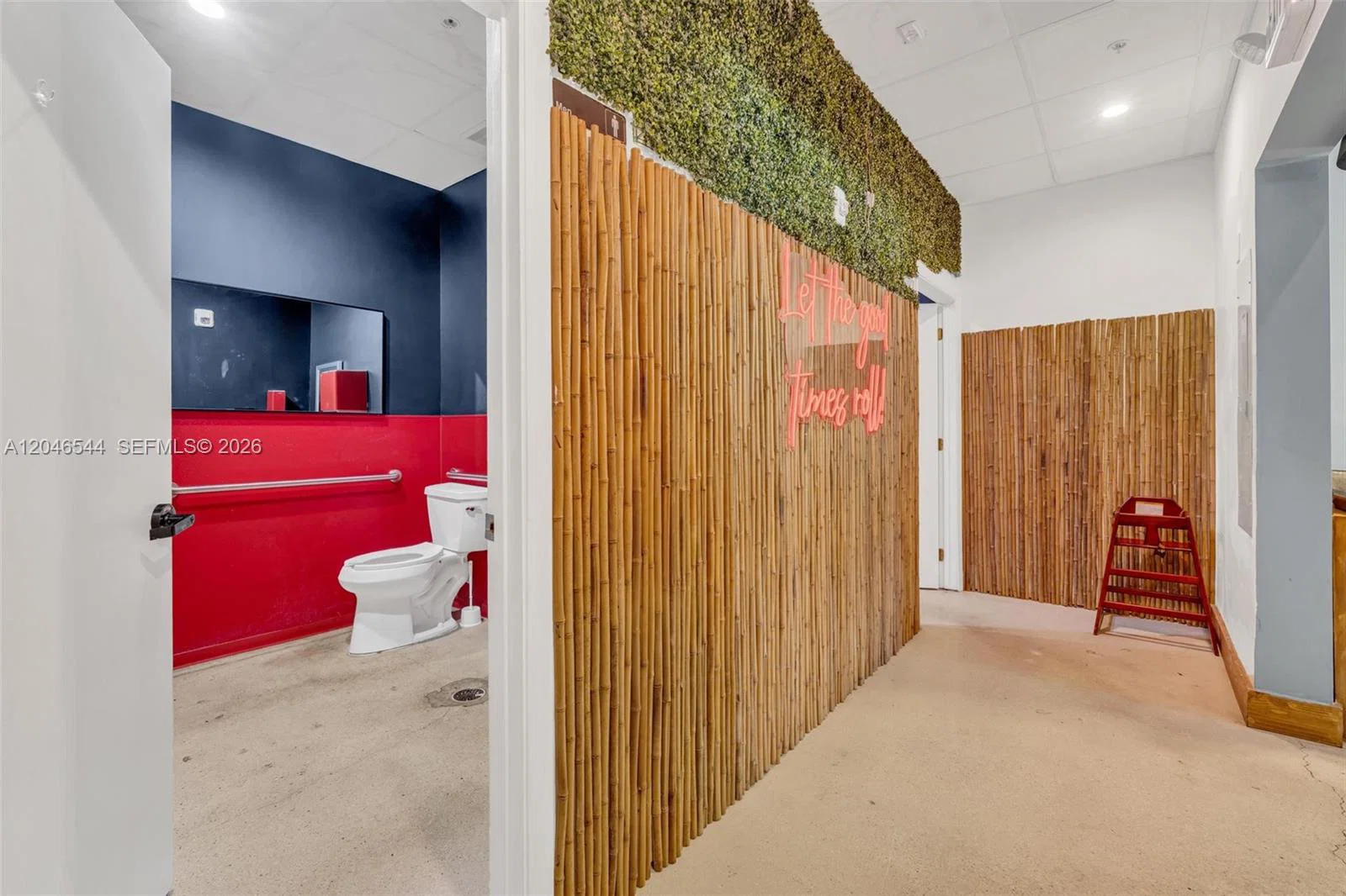 Turnkey Restaurant in Prime Downtown Miami Location