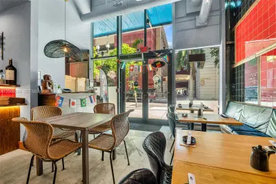 Turnkey Restaurant in Prime Downtown Miami Location