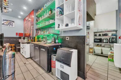 Turnkey Restaurant in Prime Downtown Miami Location