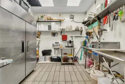 Turnkey Restaurant in Prime Downtown Miami Location
