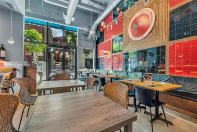 Turnkey Restaurant in Prime Downtown Miami Location