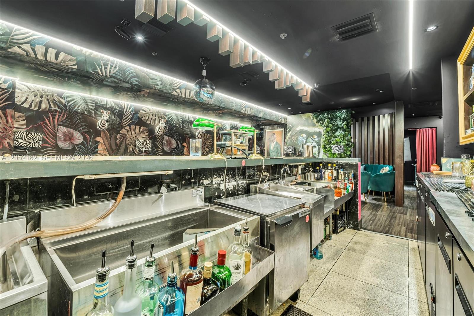 Established Italian Restaurant with Authentic Wood Fired Pizza Oven