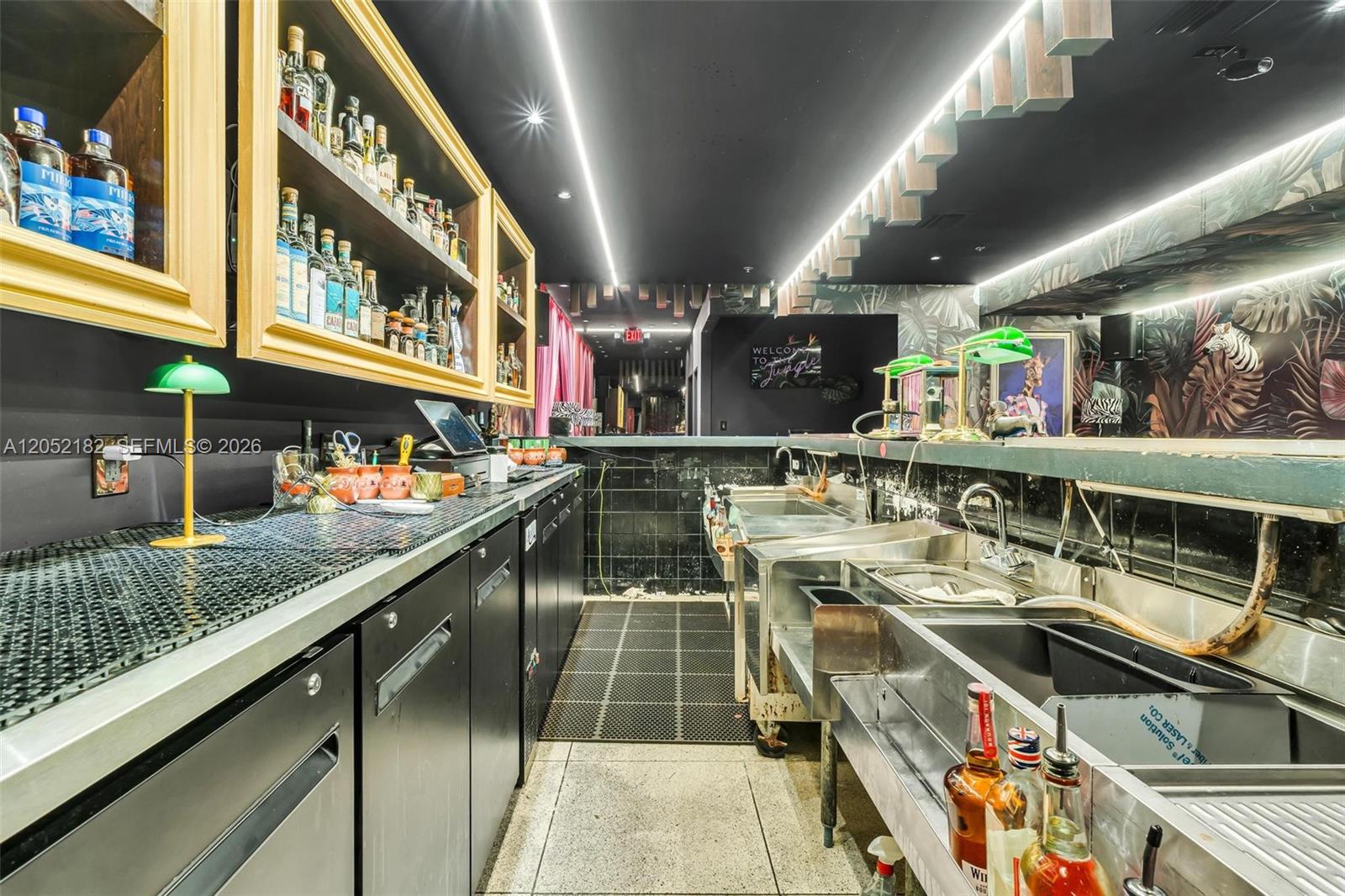 Established Italian Restaurant with Authentic Wood Fired Pizza Oven
