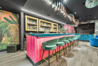 Established Italian Restaurant with Authentic Wood Fired Pizza Oven