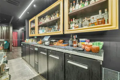 Established Italian Restaurant with Authentic Wood Fired Pizza Oven