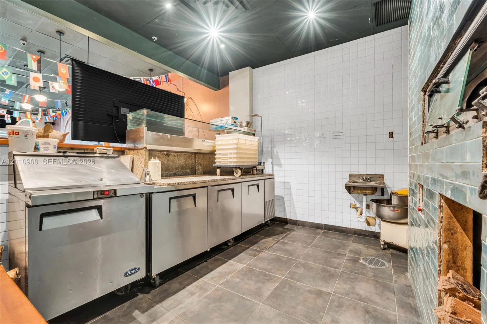 Established Italian Restaurant with Wood Fired Pizza Focus