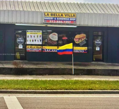 Established Cafe and Bakery with Loyal Customer Base