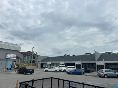 Established Cafe and Bakery with Loyal Customer Base