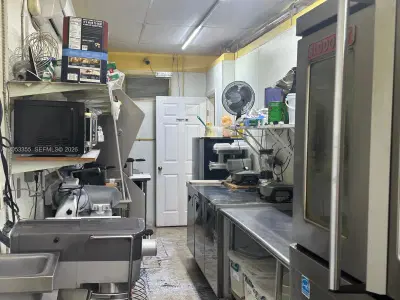Established Bakery and Caf with Strong Local Reputation
