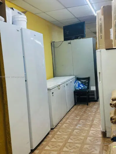 Established Bakery and Caf with Strong Local Reputation