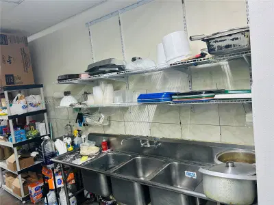 Established Bakery Cafe with Loyal Clientele