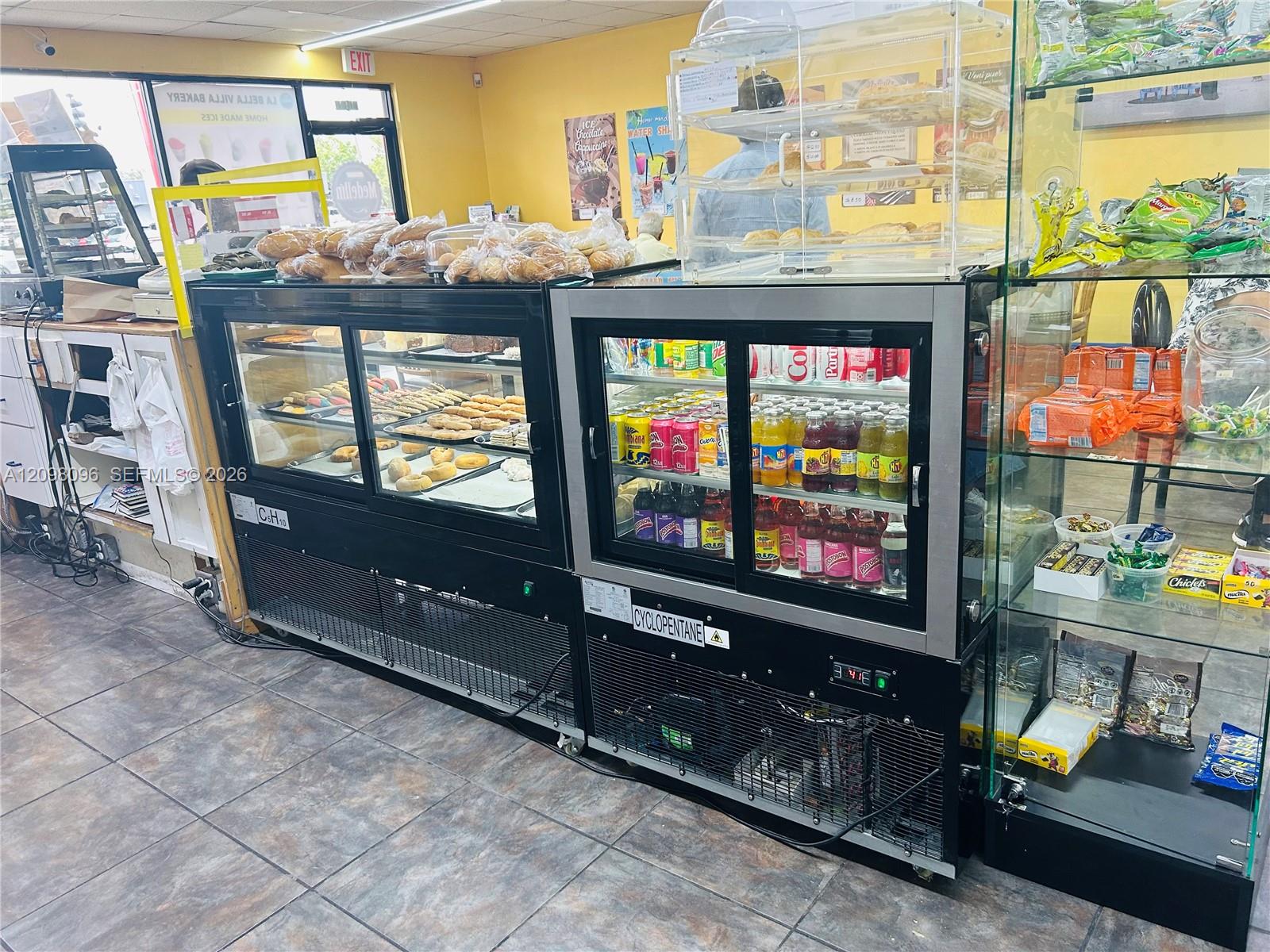 Established Bakery Cafe with Loyal Clientele