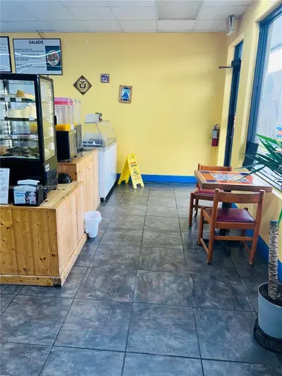 Established Bakery Cafe with Loyal Clientele