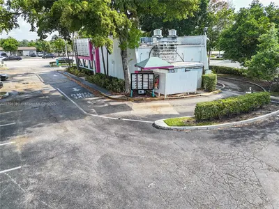 Turnkey Quick Service Restaurant with Prime Real Estate