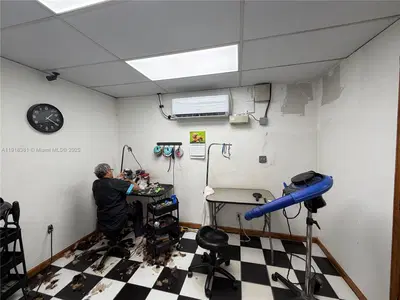 Established Pet Grooming and Boarding Facility with Loyal Clientele