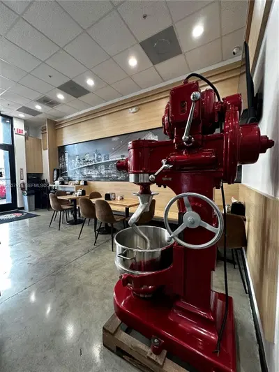 Turnkey New York Style Pizzeria with Long Term Lease in Prime Location