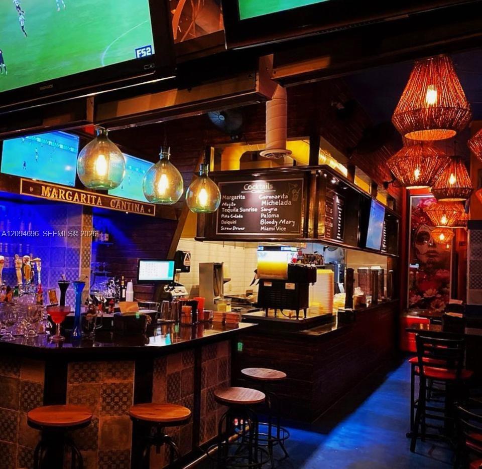 Established Mexican Restaurant with Prime Oceanfront Seating