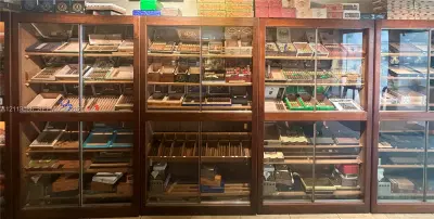 Established Smoke Shop with Loyal Customer Base