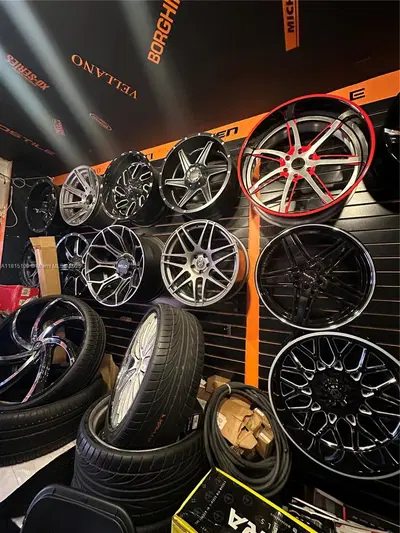 Established Auto Detailing Studio with Customization Capabilities