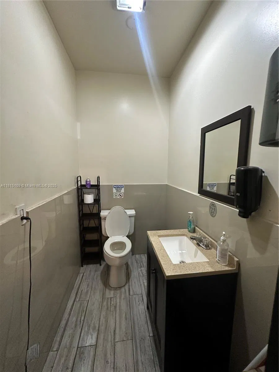 Established Auto Detailing Studio with Customization Capabilities