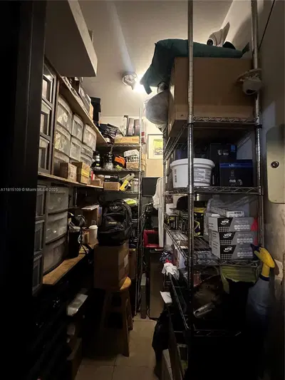 Established Auto Detailing Studio with Customization Capabilities