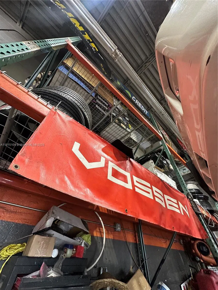 Established Auto Detailing Studio with Customization Capabilities