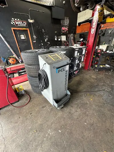 Established Auto Detailing Studio with Customization Capabilities