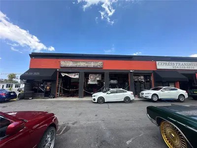 Established Auto Detailing Studio with Customization Capabilities