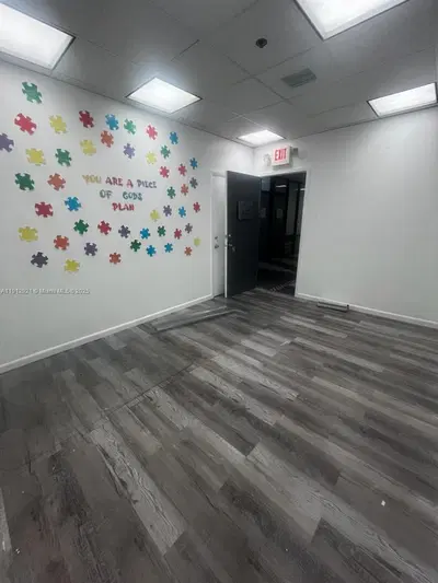 Turnkey Flexible Workspace Solution with All Utilities Included