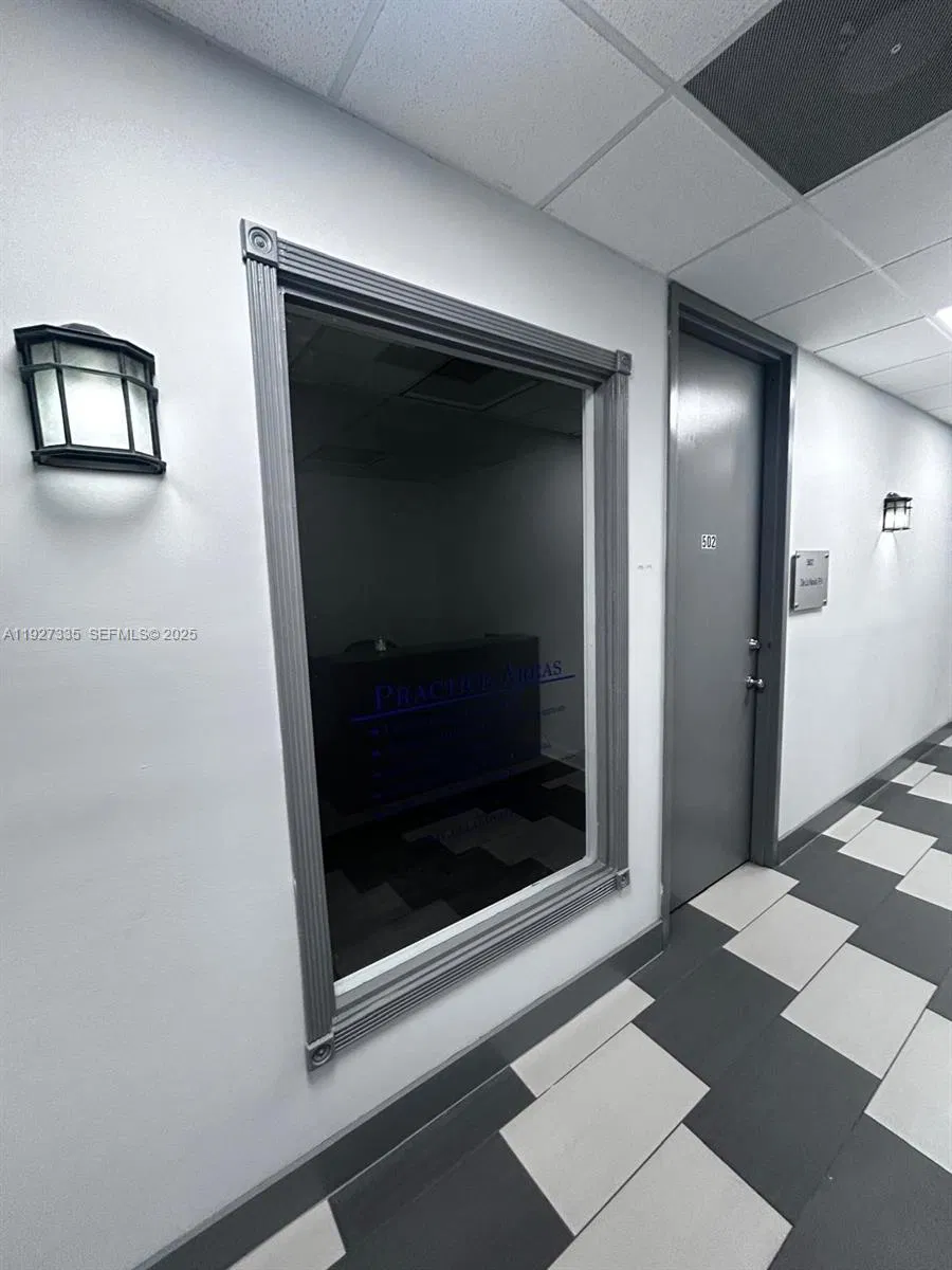 Flexible Professional Office Space with Included Utilities