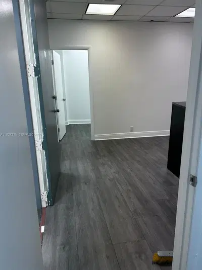 Flexible Professional Office Space with Included Utilities