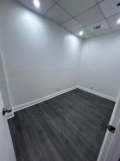 Flexible Professional Office Space with Included Utilities